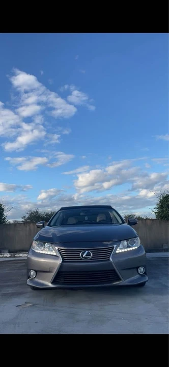 2013 Lexus ES 6th Gen - Image 3 of 6