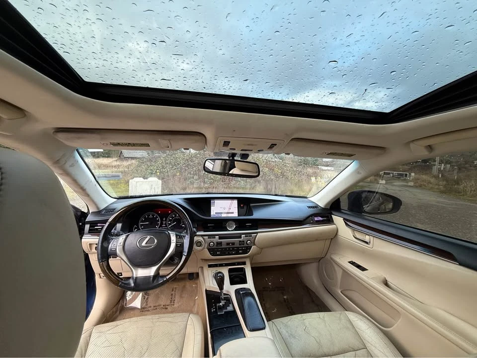 2013 Lexus ES 6th Gen - Image 10 of 19