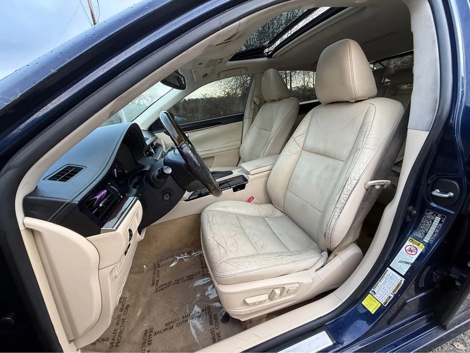 2013 Lexus ES 6th Gen - Image 8 of 19