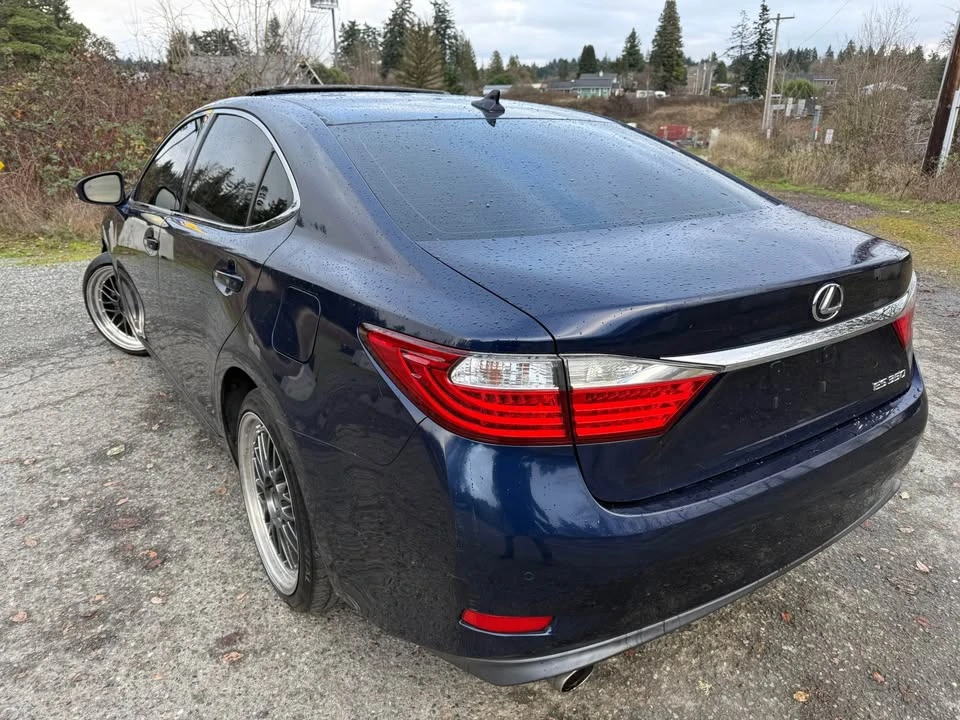 2013 Lexus ES 6th Gen - Image 4 of 19