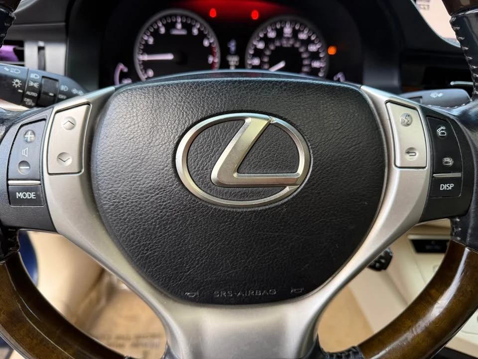 2013 Lexus ES 6th Gen - Image 14 of 19