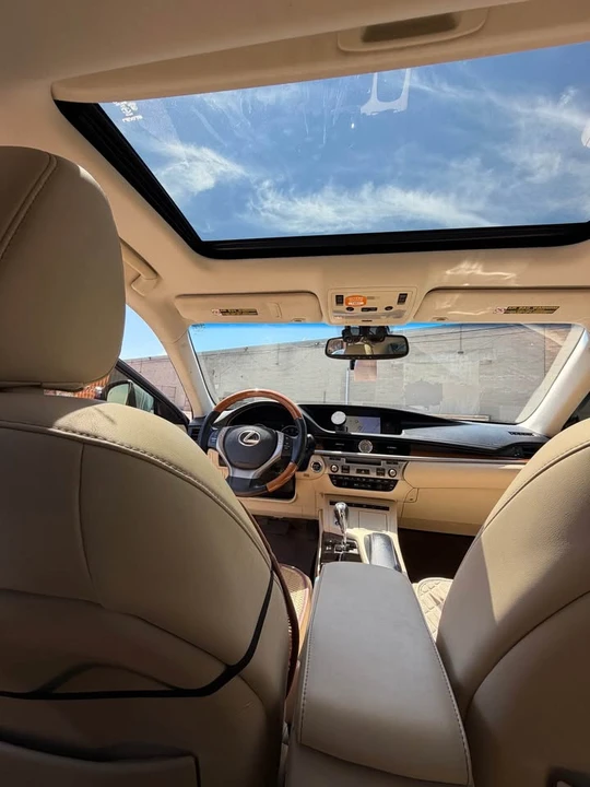2013 Lexus ES 6th Gen - Image 5 of 8