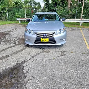 2013 Lexus ES 300h F SPORT DESIGN Sedan
