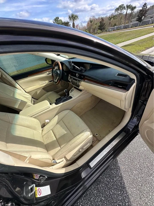 2013 Lexus ES 6th Gen - Image 11 of 14
