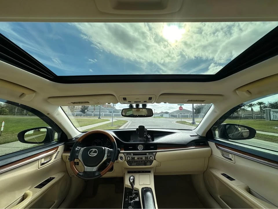 2013 Lexus ES 6th Gen - Image 14 of 14