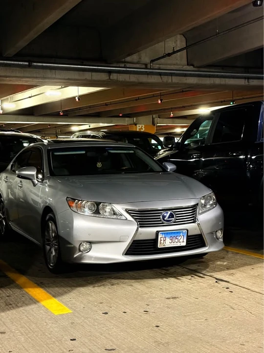 2013 Lexus ES 6th Gen - Image 15 of 20