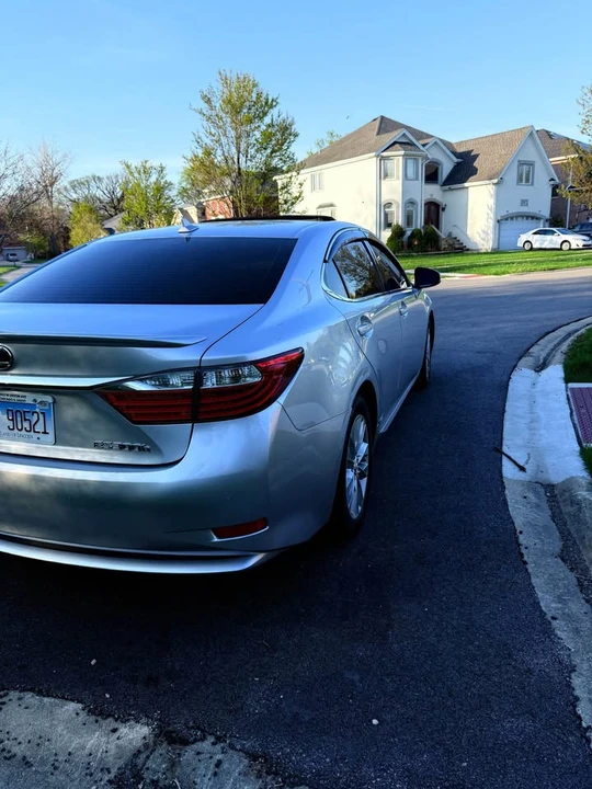 2013 Lexus ES 6th Gen - Image 7 of 20