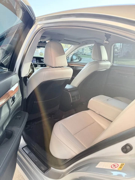 2013 Lexus ES 6th Gen - Image 12 of 20