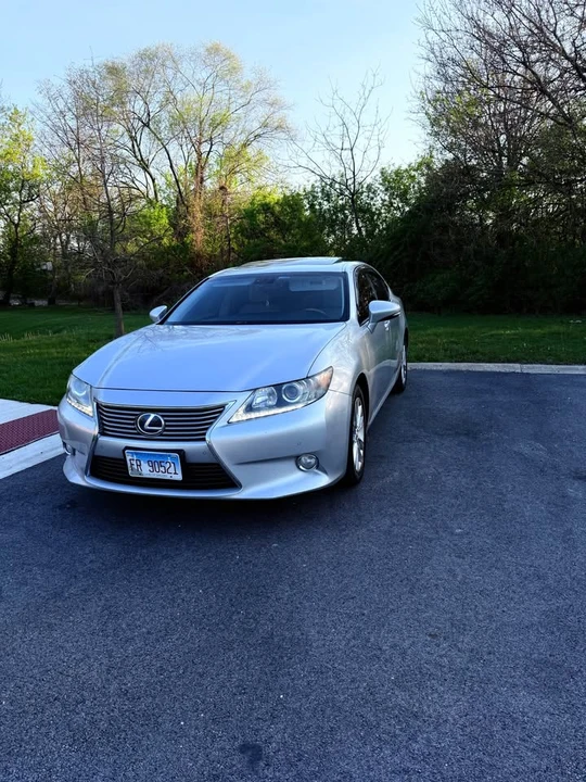 2013 Lexus ES 6th Gen - Image 6 of 20