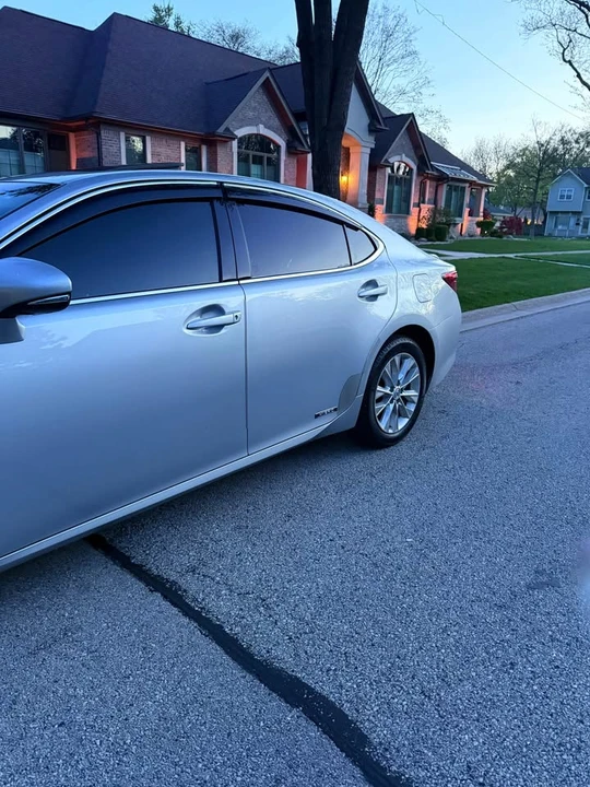2013 Lexus ES 6th Gen - Image 13 of 20
