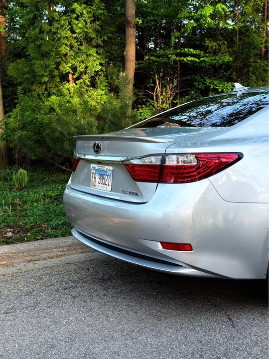 2013 Lexus ES 6th Gen - Image 17 of 20