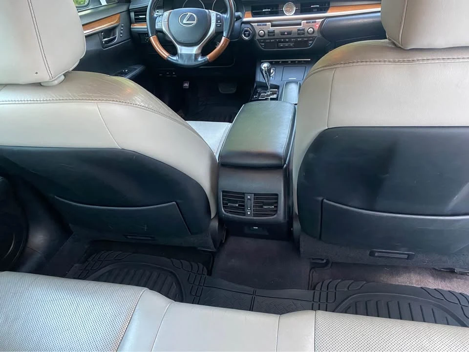 2013 Lexus ES 6th Gen - Image 13 of 17