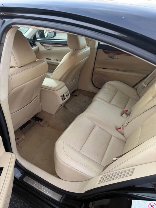 2013 Lexus ES 6th Gen - Image 6 of 9