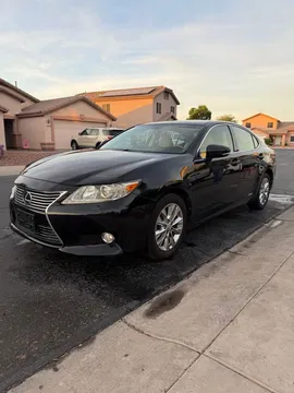 2013 Lexus ES 300h Luxury Sedan 4D