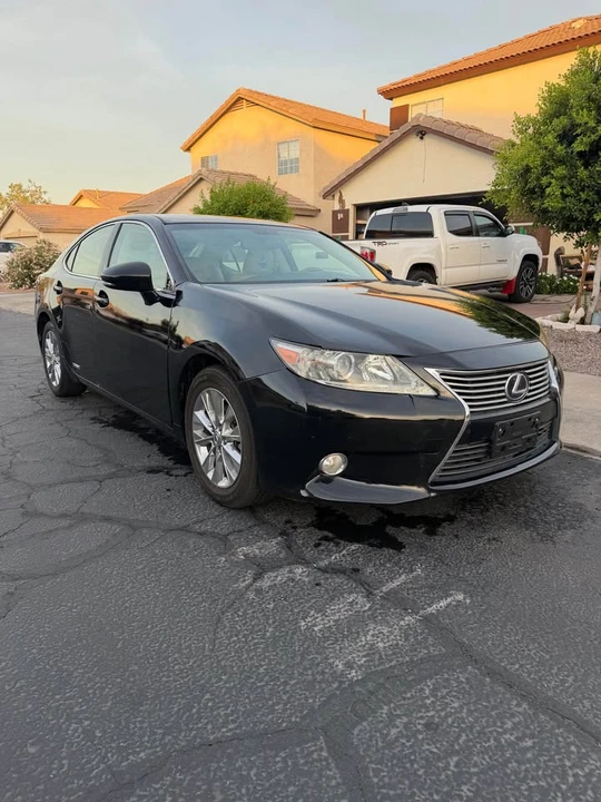 2013 Lexus ES 6th Gen - Image 4 of 9