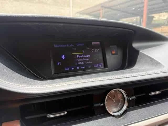 2013 Lexus ES 6th Gen - Image 14 of 18