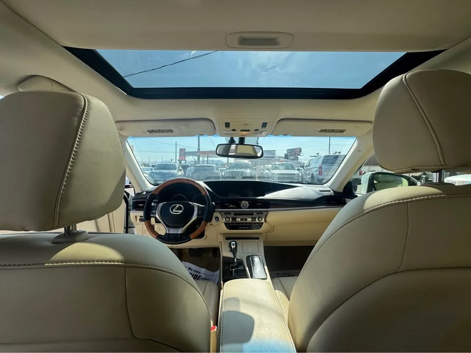 2013 Lexus ES 6th Gen - Image 4 of 12