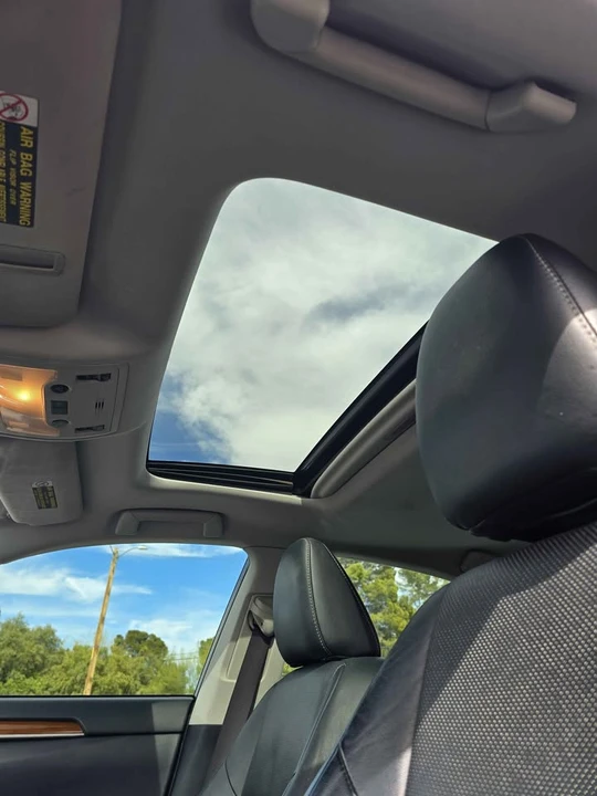 2013 Lexus ES 6th Gen - Image 18 of 19