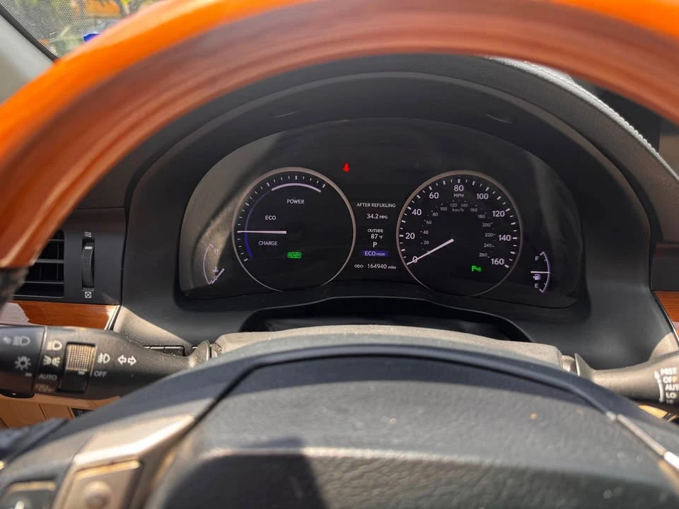 2013 Lexus ES 6th Gen - Image 11 of 13