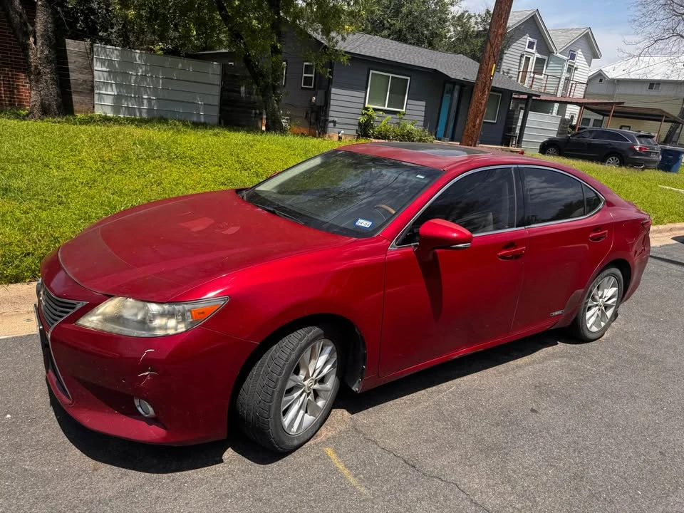 2013 Lexus ES 6th Gen - Image 3 of 13