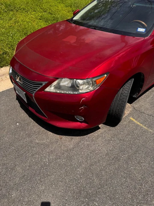 2013 Lexus ES 6th Gen - Image 2 of 13