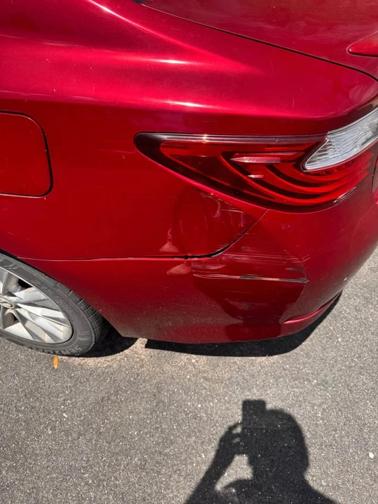 2013 Lexus ES 6th Gen - Image 10 of 13