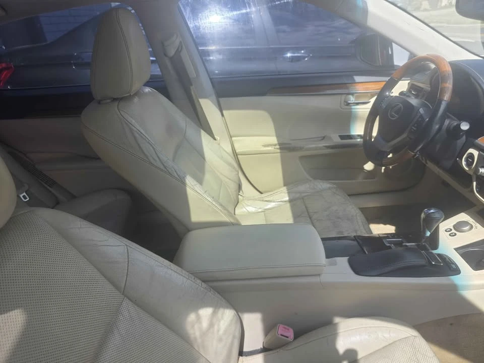 2013 Lexus ES 6th Gen - Image 5 of 6