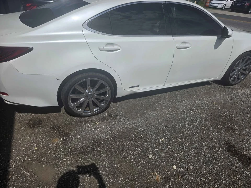 2013 Lexus ES 6th Gen - Image 2 of 6