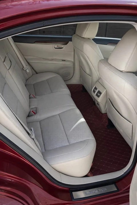2013 Lexus ES 6th Gen - Image 5 of 10