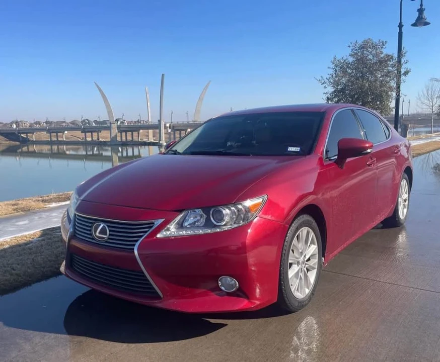 2013 Lexus ES 6th Gen - Image 7 of 10