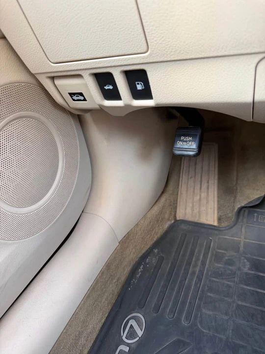 2013 Lexus ES 6th Gen - Image 18 of 20