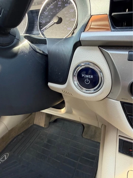 2013 Lexus ES 6th Gen - Image 9 of 20