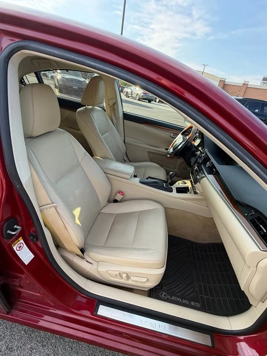 2013 Lexus ES 6th Gen - Image 8 of 20