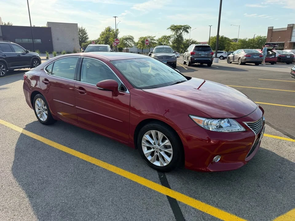 2013 Lexus ES 6th Gen - Image 4 of 20
