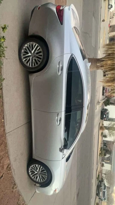 2013 Lexus ES 6th Gen - Image 3 of 8
