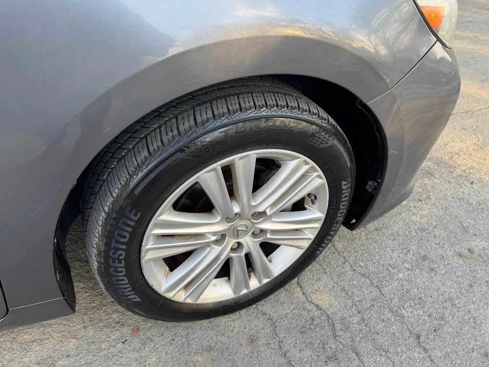 2013 Lexus ES 6th Gen - Image 18 of 20