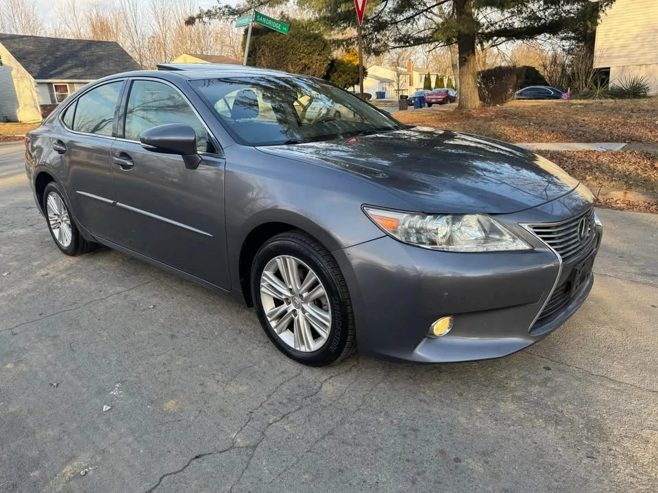2013 Lexus ES 6th Gen - Image 6 of 20