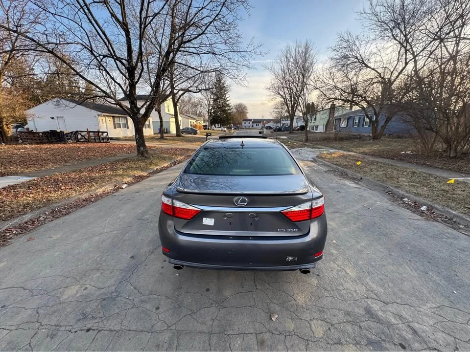 2013 Lexus ES 6th Gen - Image 10 of 20