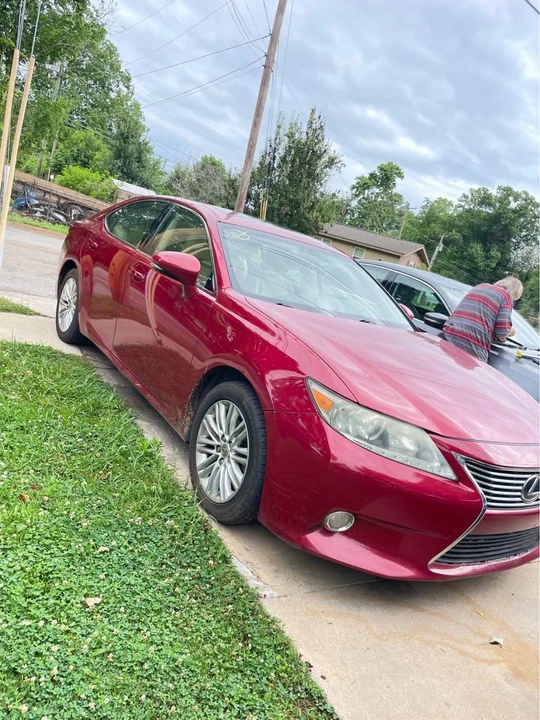 2013 Lexus ES 6th Gen - Image 3 of 14