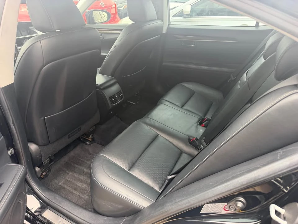 2013 Lexus ES 6th Gen - Image 9 of 10