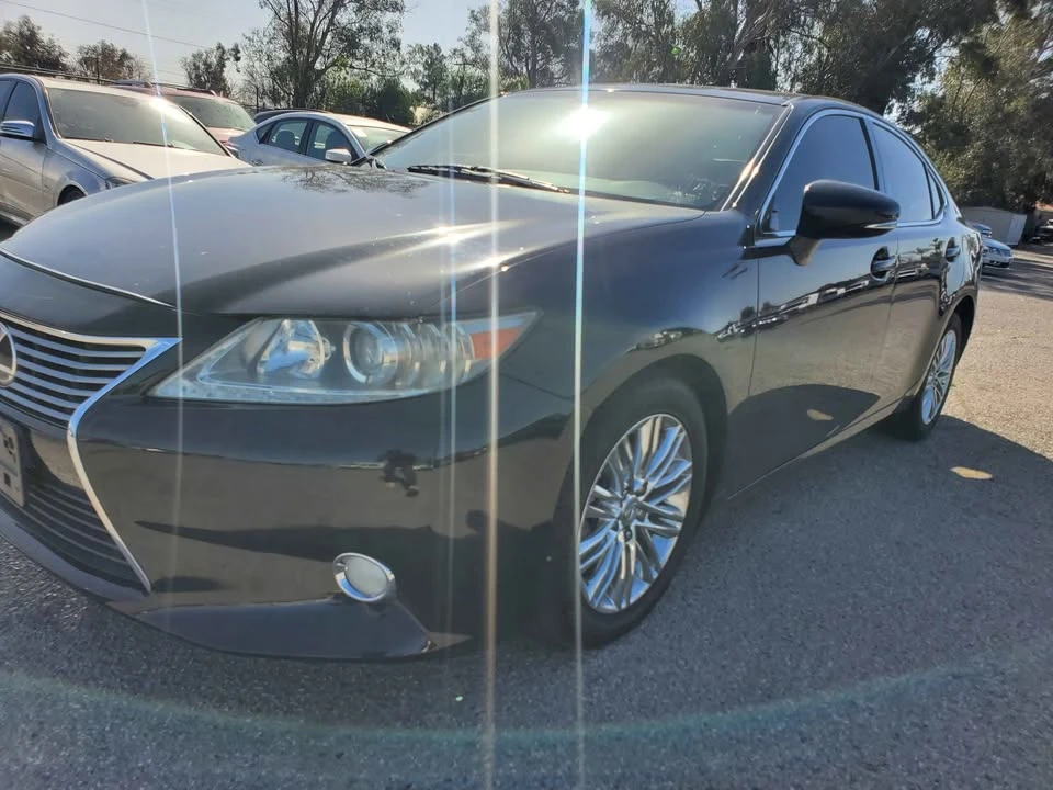 2013 Lexus ES 6th Gen - Image 6 of 12