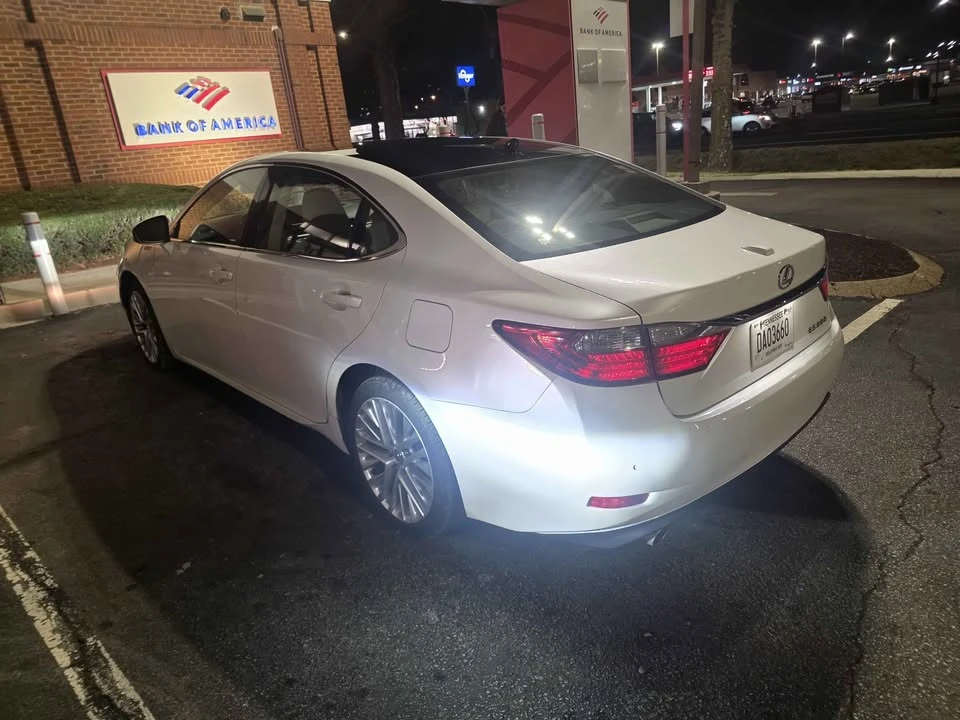 2013 Lexus ES 6th Gen - Image 3 of 11