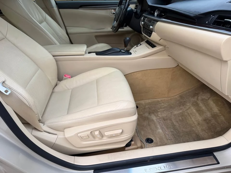 2013 Lexus ES 6th Gen - Image 18 of 20