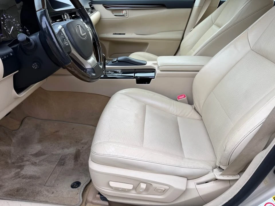 2013 Lexus ES 6th Gen - Image 14 of 20