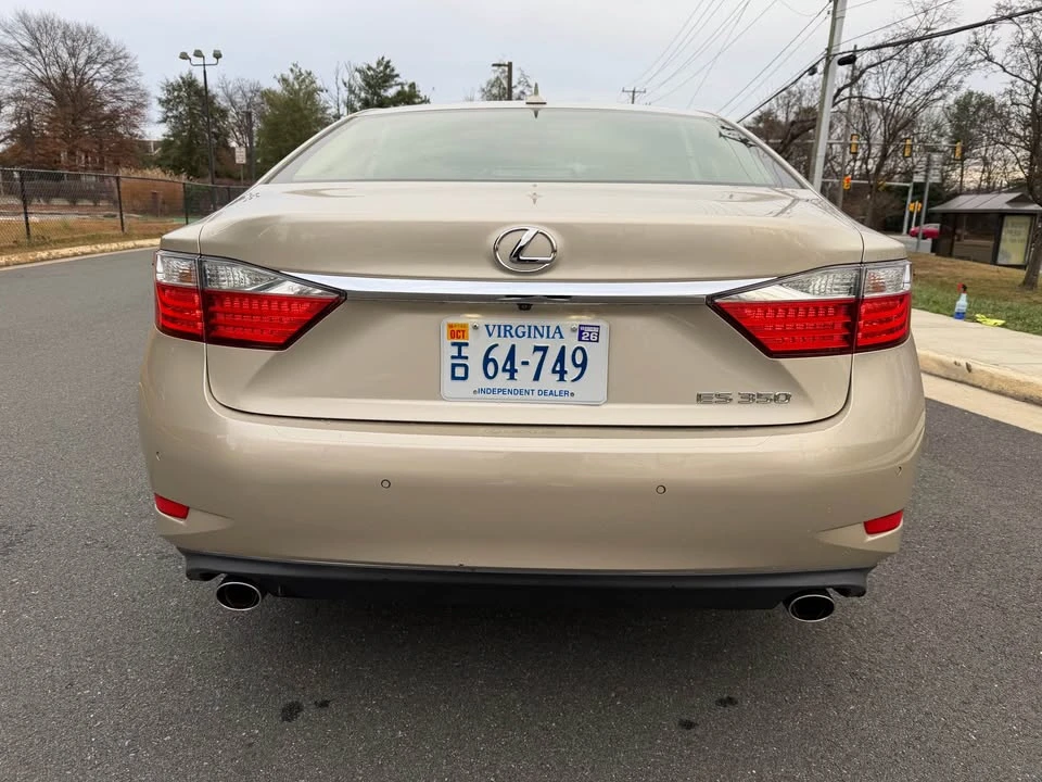 2013 Lexus ES 6th Gen - Image 4 of 20