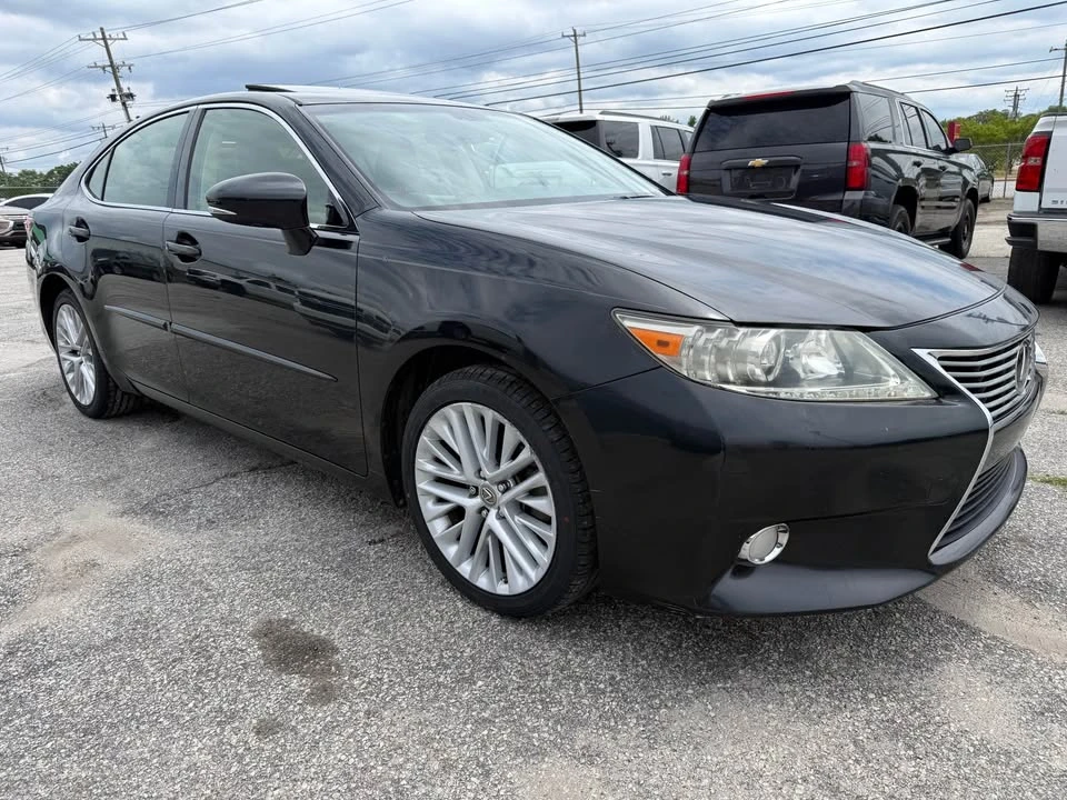 2013 Lexus ES 6th Gen - Image 3 of 18