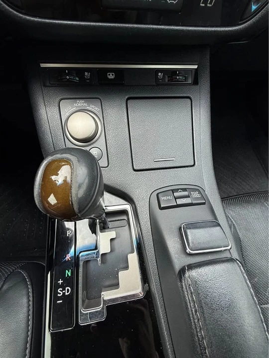 2013 Lexus ES 6th Gen - Image 15 of 18