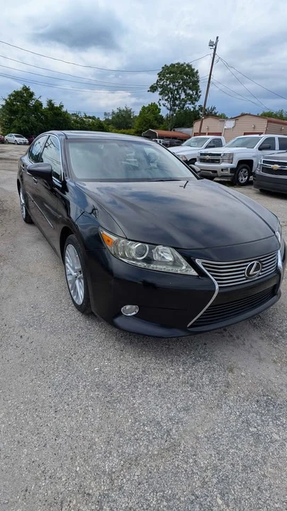 2013 Lexus ES 6th Gen - Image 2 of 13