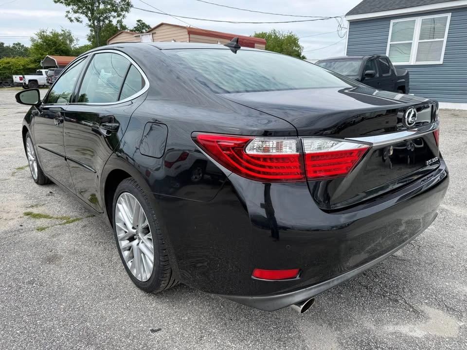 2013 Lexus ES 6th Gen - Image 7 of 18