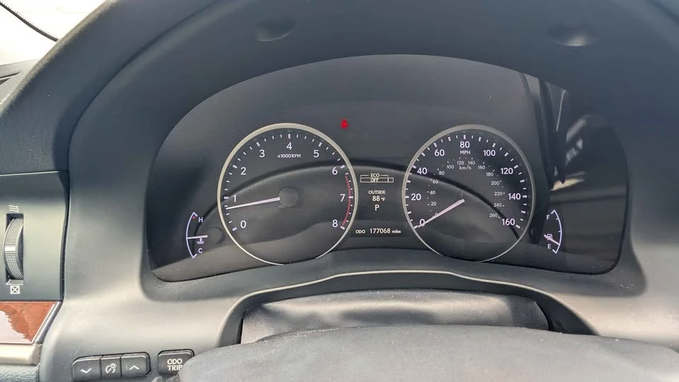 2013 Lexus ES 6th Gen - Image 9 of 13